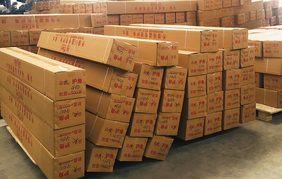 護(hù)角滴水生產(chǎn)車間